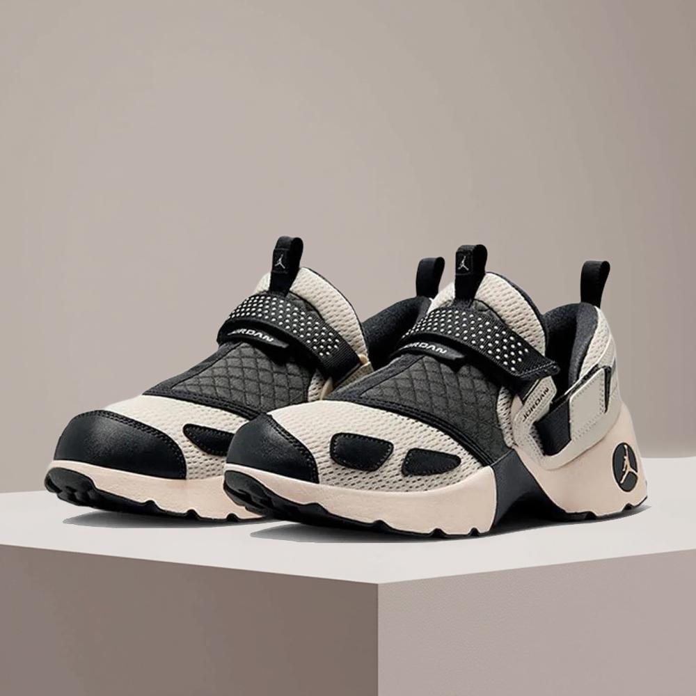 Women Shoes Running Nike - Nike TRUNNER LX: Stylowe, wszechstronne, wygodne,